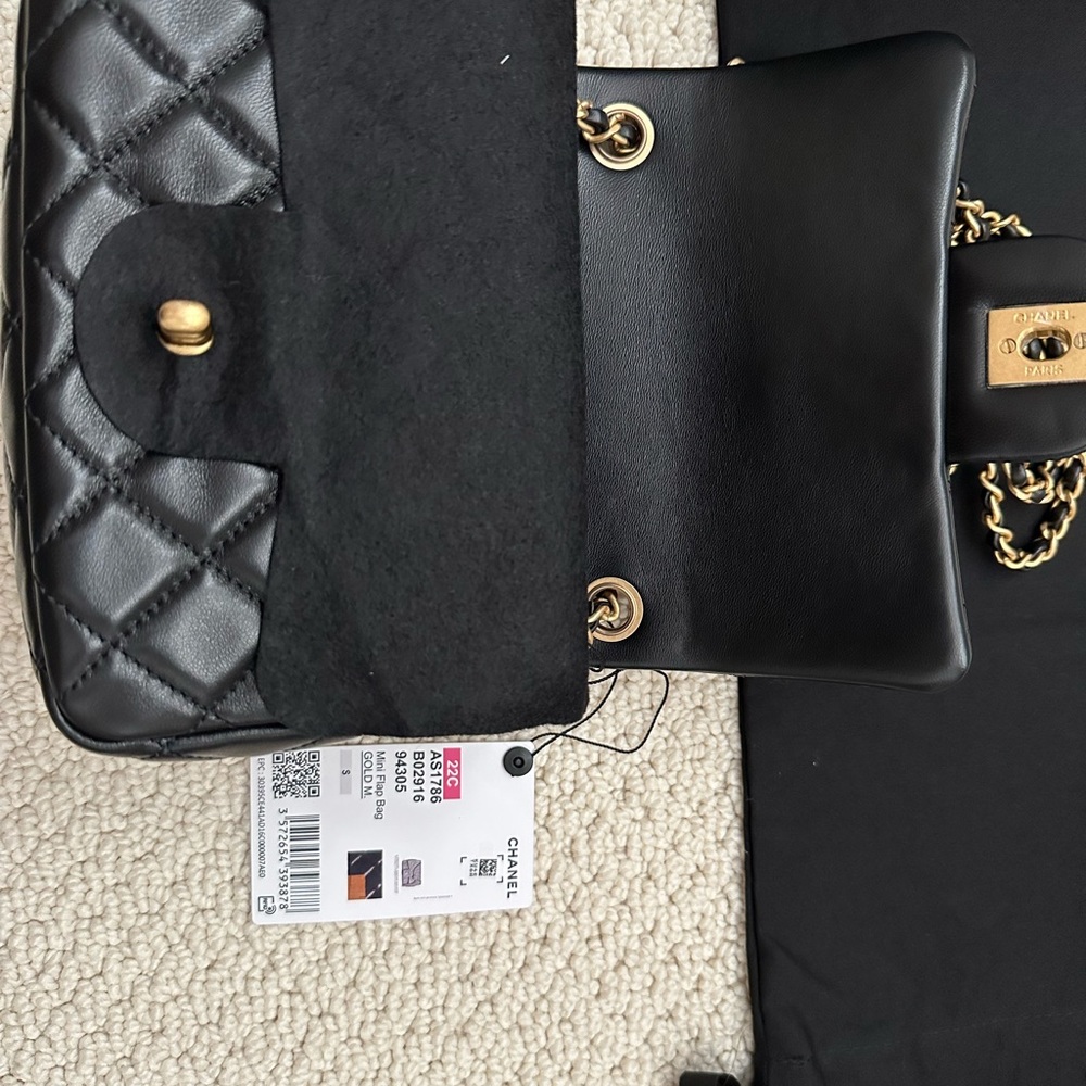 Brand new with tag 22C CHANEL pearl crush mini square black with gold ball - Picture 6 of 9